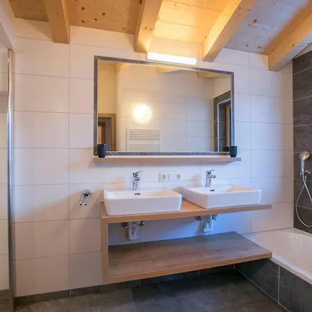 Veenroos * Neukirchen am Großvenediger