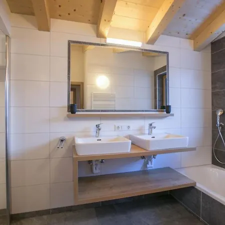 Veenroos Chalet *